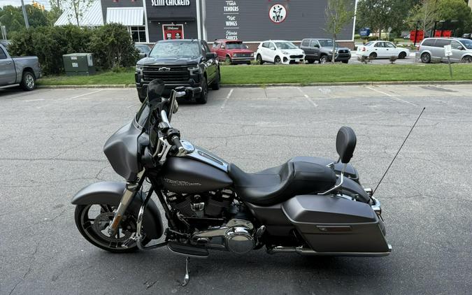 FLHXS 2017 Street Glide® Special