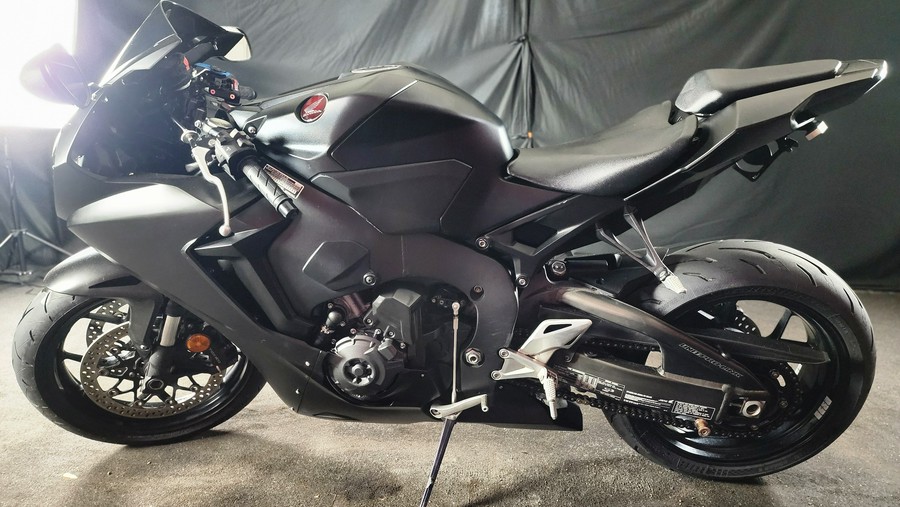 2017 HONDA CBR1000RR ABS - F000398