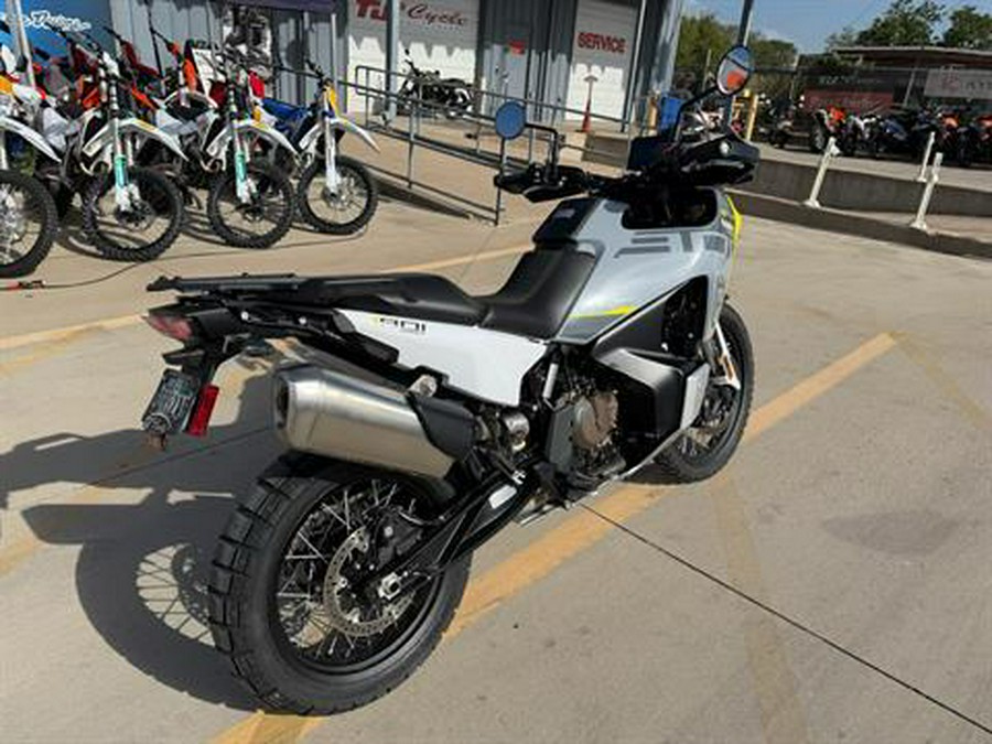 2025 Husqvarna Norden 901