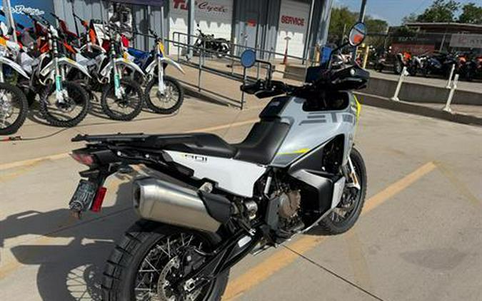 2025 Husqvarna Norden 901