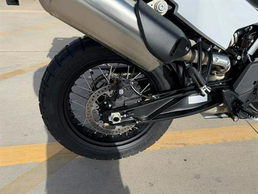 2025 Husqvarna Norden 901