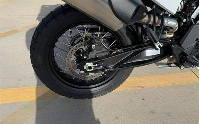 2025 Husqvarna Norden 901
