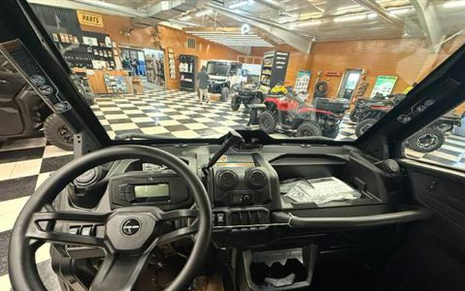 2026 Can-Am Defender DPS CAB HD10