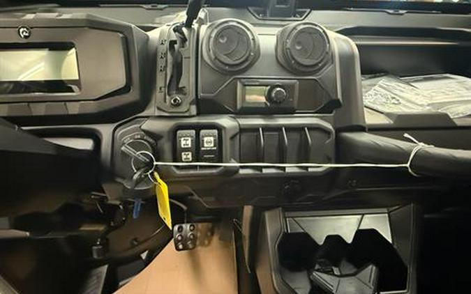 2026 Can-Am Defender DPS CAB HD10