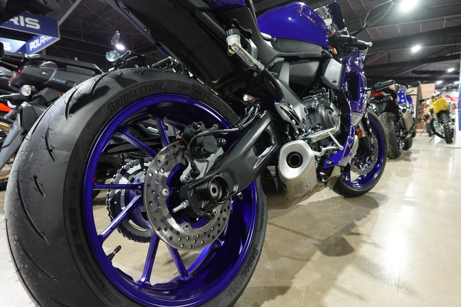 2025 Yamaha YZF-R7