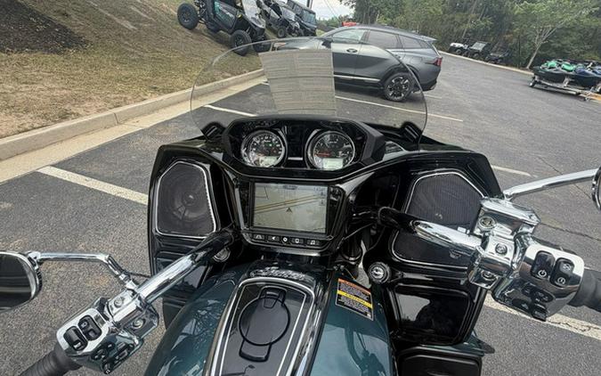 2026 Indian Pursuit Limited 112 w/PowerBand Audio Cascade Green with Black Metallic
