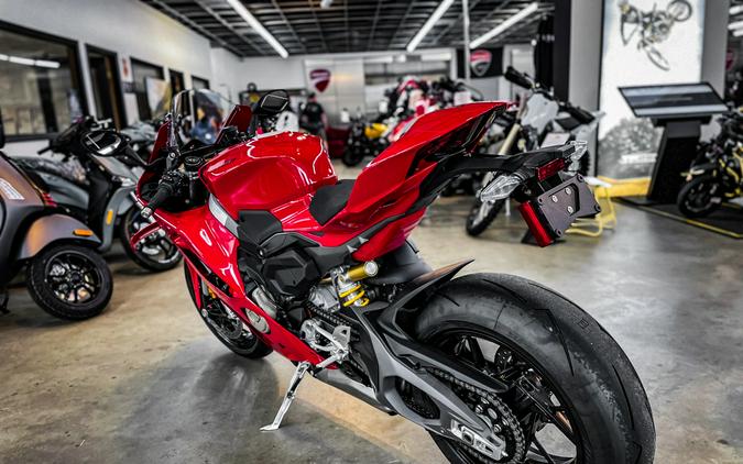 2026 DUCATI PANIGALE V4