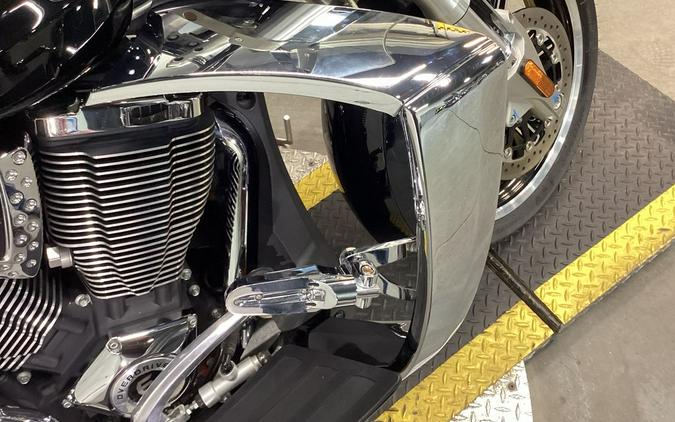 2011 Victory Motorcycles® Cross Roads