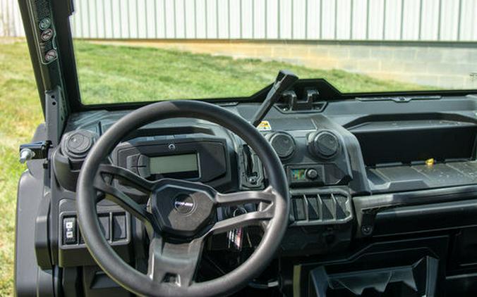 2026 Can-Am® Defender MAX DPS CAB HD10