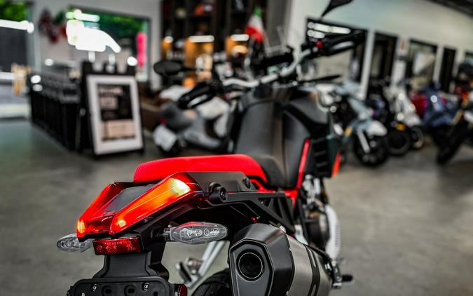 2027 APRILIA TUAREG 660