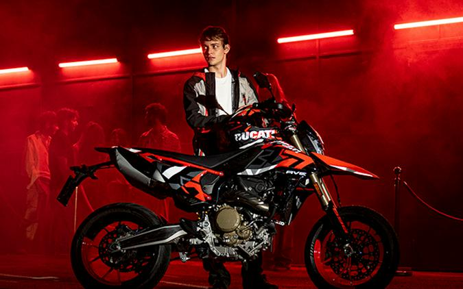 2025 Ducati Hypermotard 698 Mono RVE Grafitti - 7597