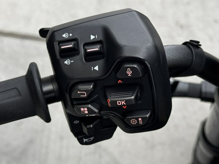 2025 Can-Am Pulse Carbon Black