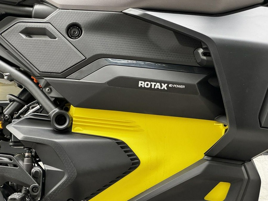 2025 Can-Am Pulse Carbon Black