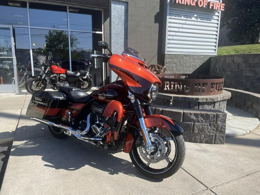 2017 Harley-Davidson® FLHXSE - CVO™ Street Glide®