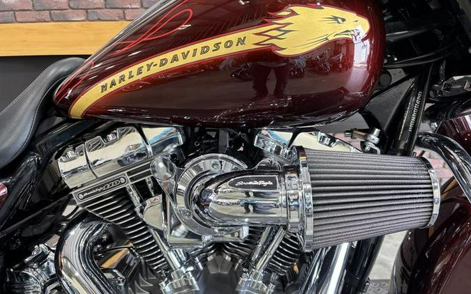 2010 Harley-Davidson® FLHXSE - CVO™ Street Glide®