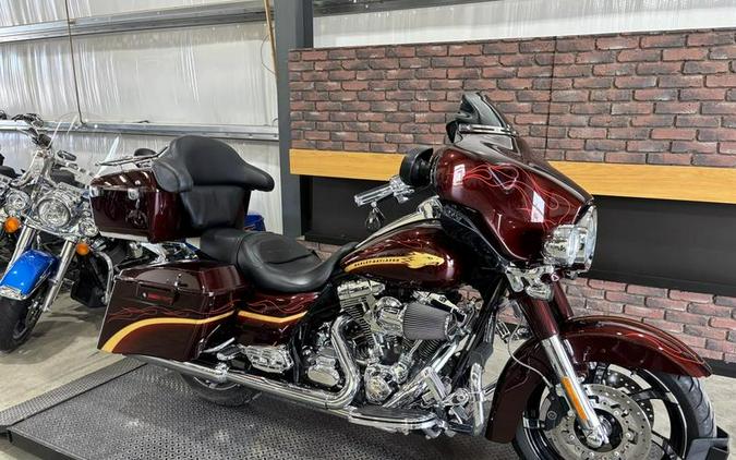 2010 Harley-Davidson® FLHXSE - CVO™ Street Glide®