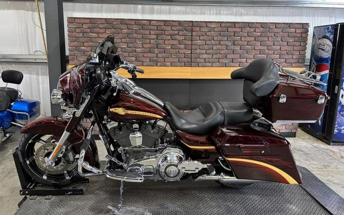 2010 Harley-Davidson® FLHXSE - CVO™ Street Glide®