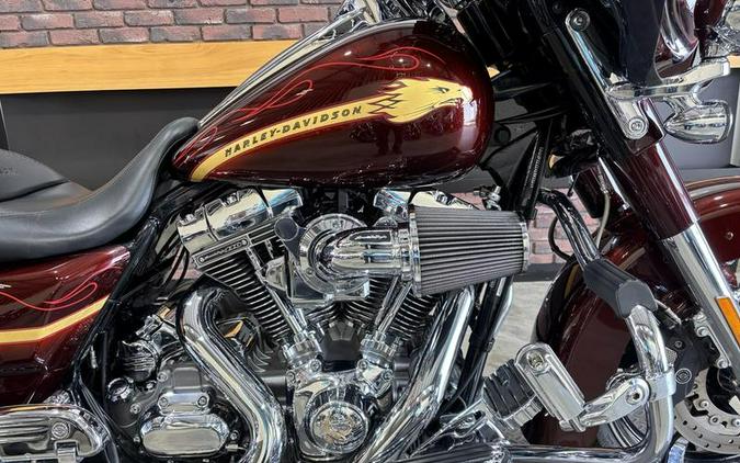 2010 Harley-Davidson® FLHXSE - CVO™ Street Glide®