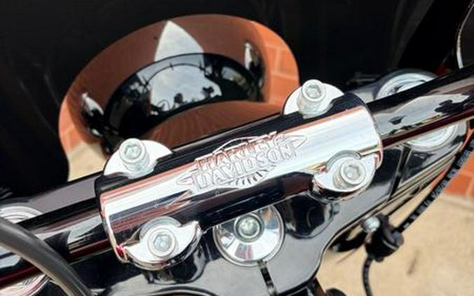 2026 Harley-Davidson® FLHC - Heritage Classic