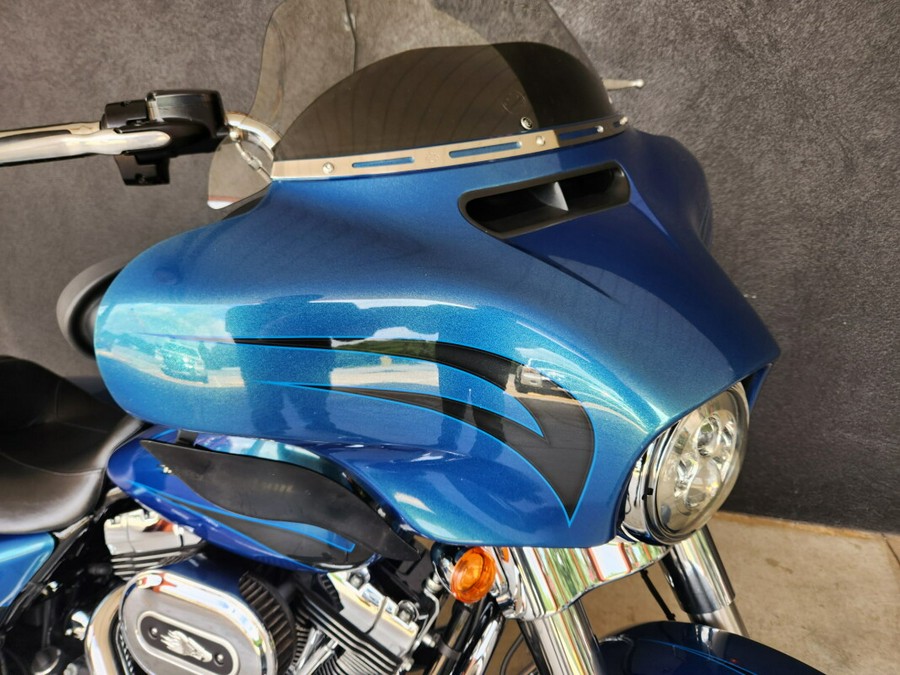 FLHX 2014 Street Glide®