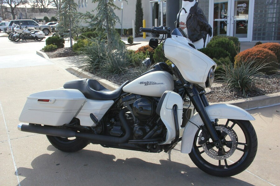 2015 Harley-Davidson Street Glide Special