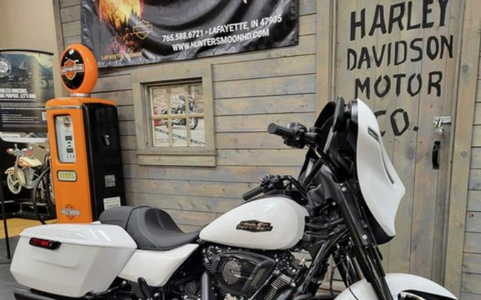 2025 Harley-Davidson FLHX - Street Glide