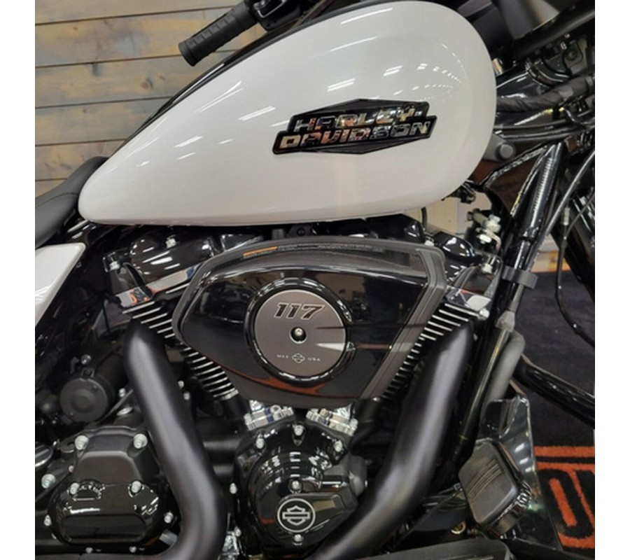 2025 Harley-Davidson FLHX - Street Glide
