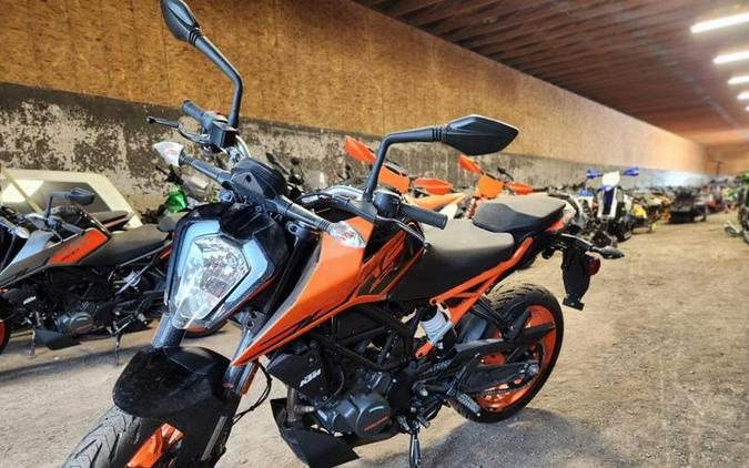 2023 KTM 200 Duke