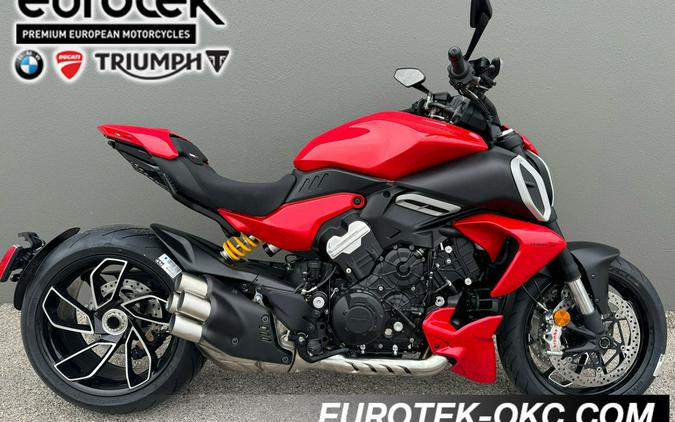 2024 Ducati Diavel V4 Red