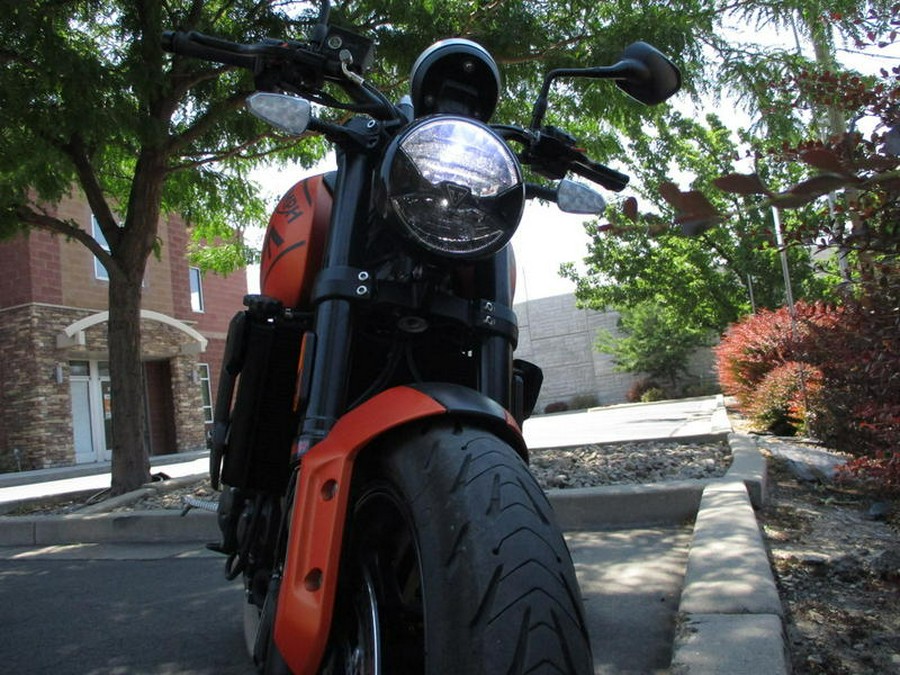 2023 Triumph Trident 660 Matte Baja Orange / Matte Storm Grey