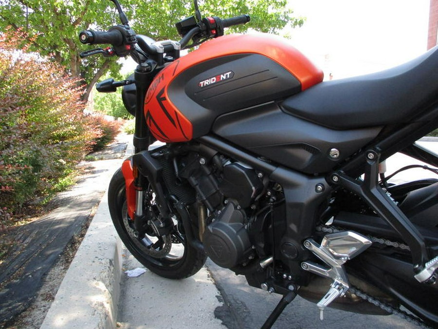 2023 Triumph Trident 660 Matte Baja Orange / Matte Storm Grey