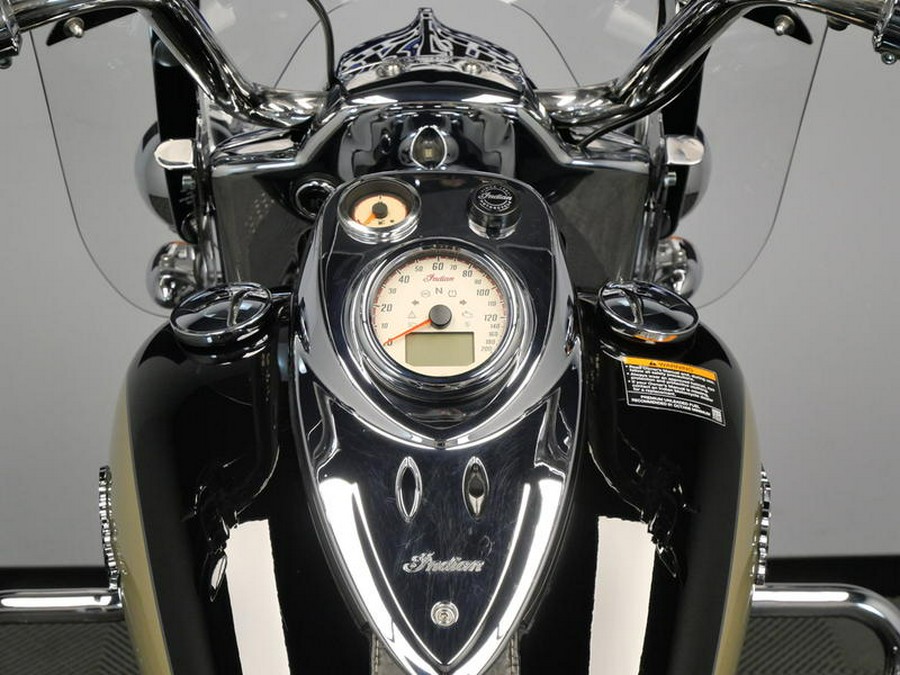 2021 Indian Motorcycle® Springfield® Thunder Black/Dirt Track Tan