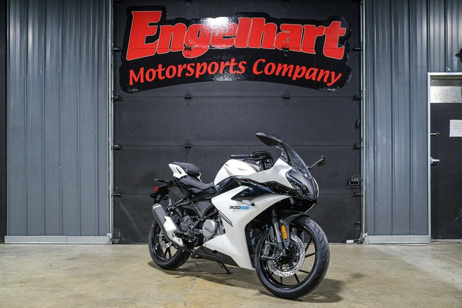 2025 CFMOTO 300SS