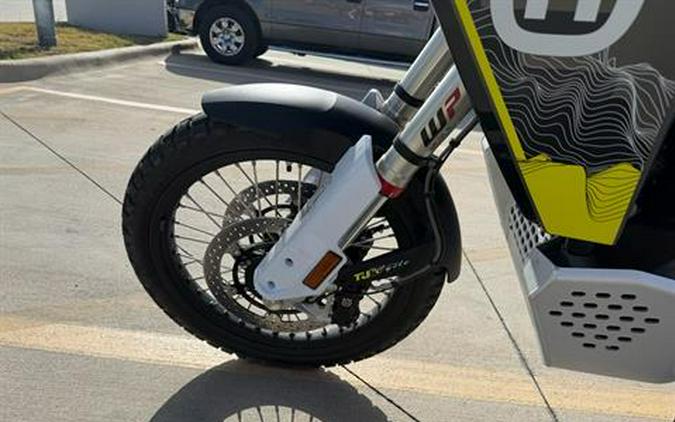 2025 Husqvarna Norden 901 Expedition