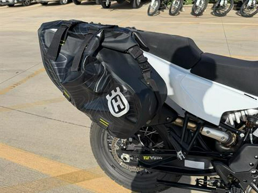 2025 Husqvarna Norden 901 Expedition