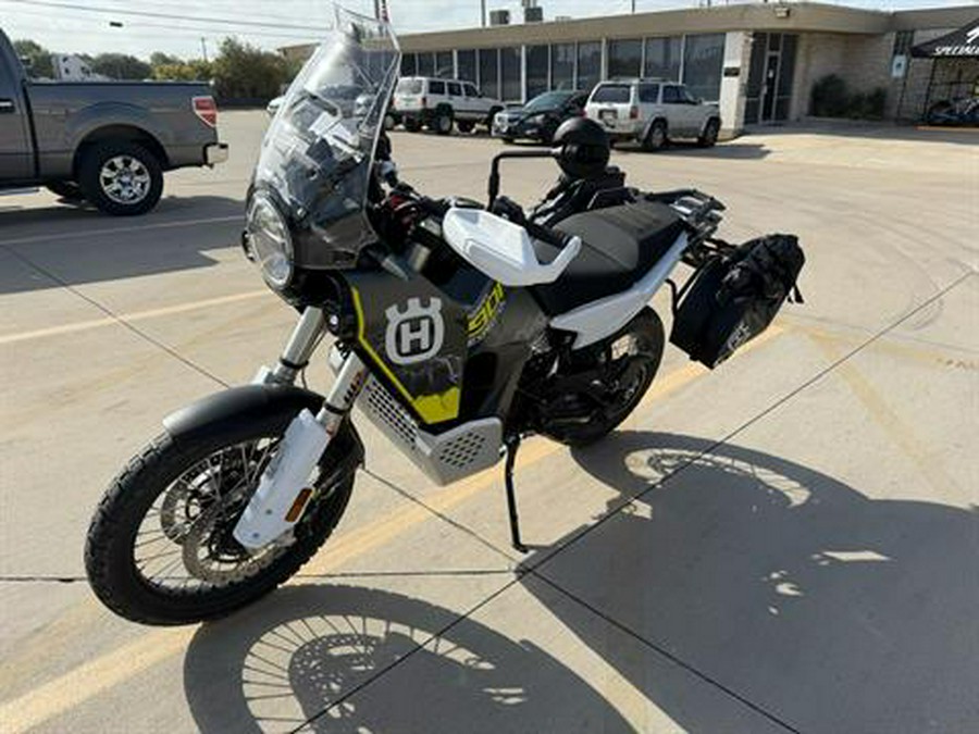 2025 Husqvarna Norden 901 Expedition