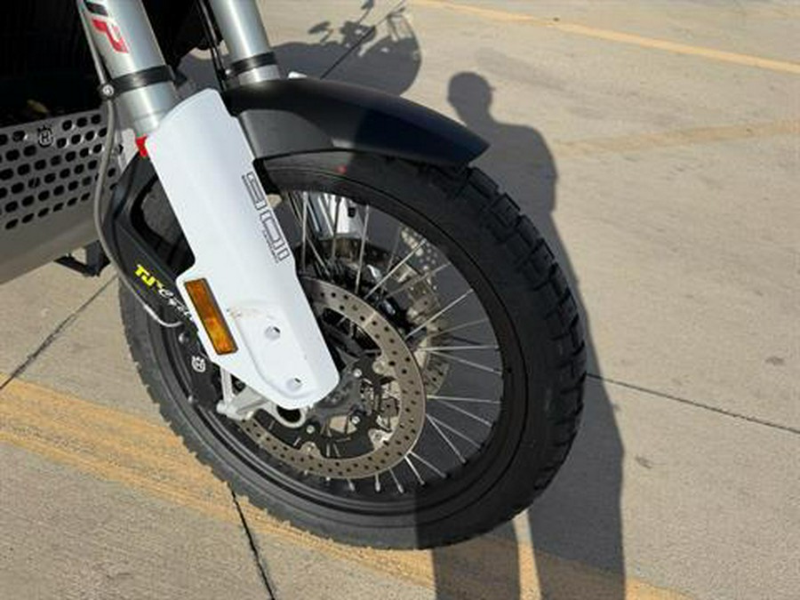 2025 Husqvarna Norden 901 Expedition