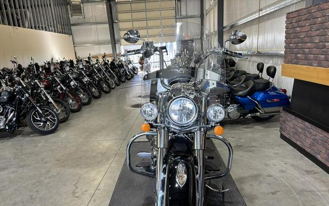 2015 Indian Motorcycle® Chief® Classic Thunder Black