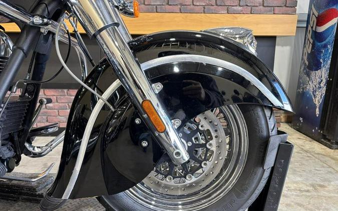 2015 Indian Motorcycle® Chief® Classic Thunder Black