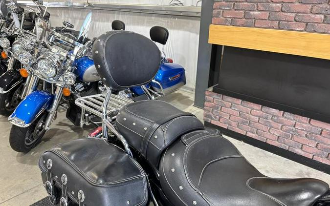 2015 Indian Motorcycle® Chief® Classic Thunder Black