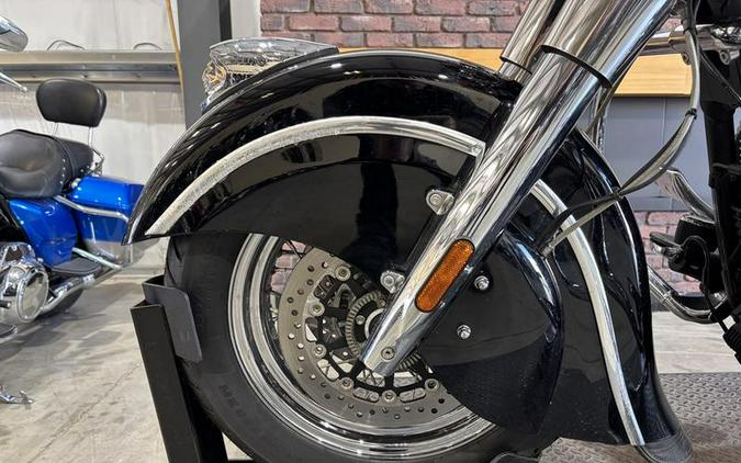 2015 Indian Motorcycle® Chief® Classic Thunder Black