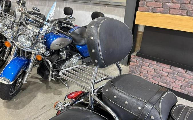 2015 Indian Motorcycle® Chief® Classic Thunder Black