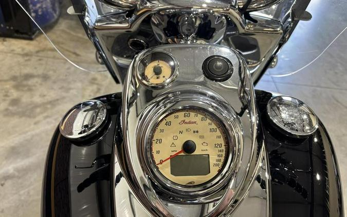 2015 Indian Motorcycle® Chief® Classic Thunder Black