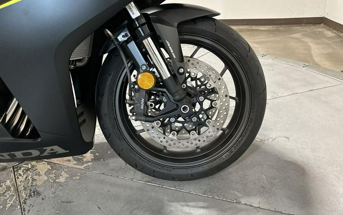 2026 Honda CBR650R E-Clutch