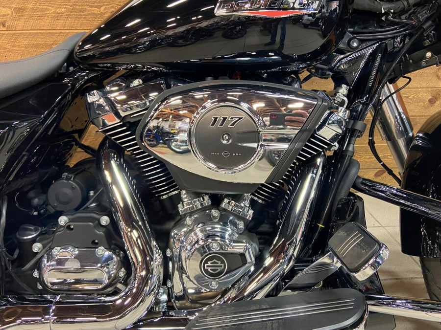 2024 Harley-Davidson Street Glide® Vivid Black FLHX