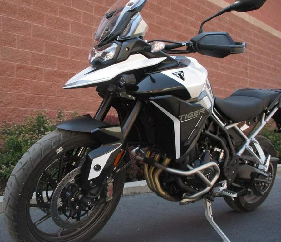 2024 Triumph Tiger 900 GT Pro Snowdonia White / Sapphire Black