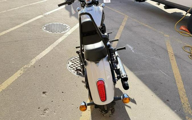 2019 Indian Motorcycle® Scout® Sixty ABS Star Silver / Thunder Black