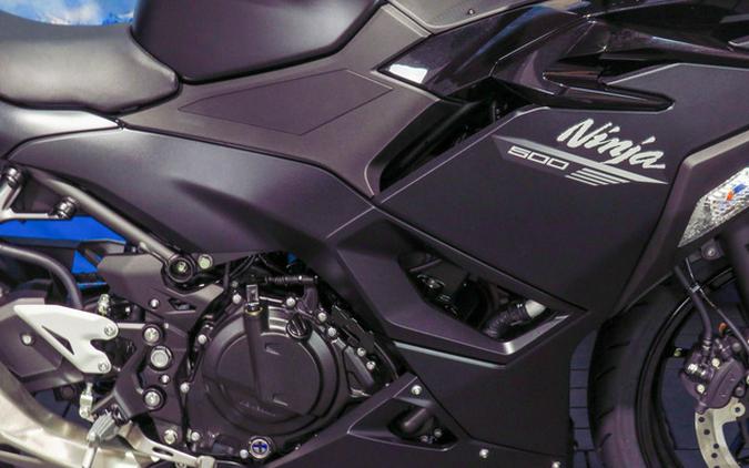 2026 Kawasaki Ninja 500 ABS Metallic Flat Spark Black