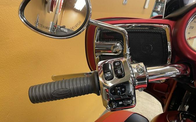 2019 Indian Roadmaster Icon Series Ruby SmokeThunder Black