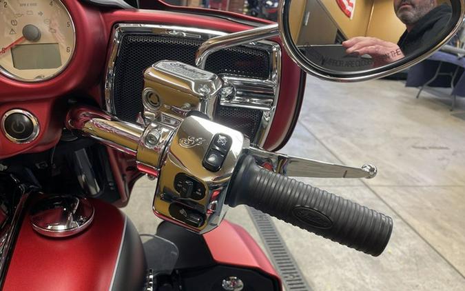 2019 Indian Roadmaster Icon Series Ruby SmokeThunder Black